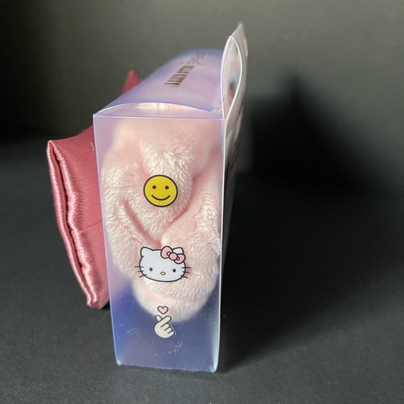 🎀 Hello Kitty plush and silky headband with bow 🎀 - Picture 4 of 5